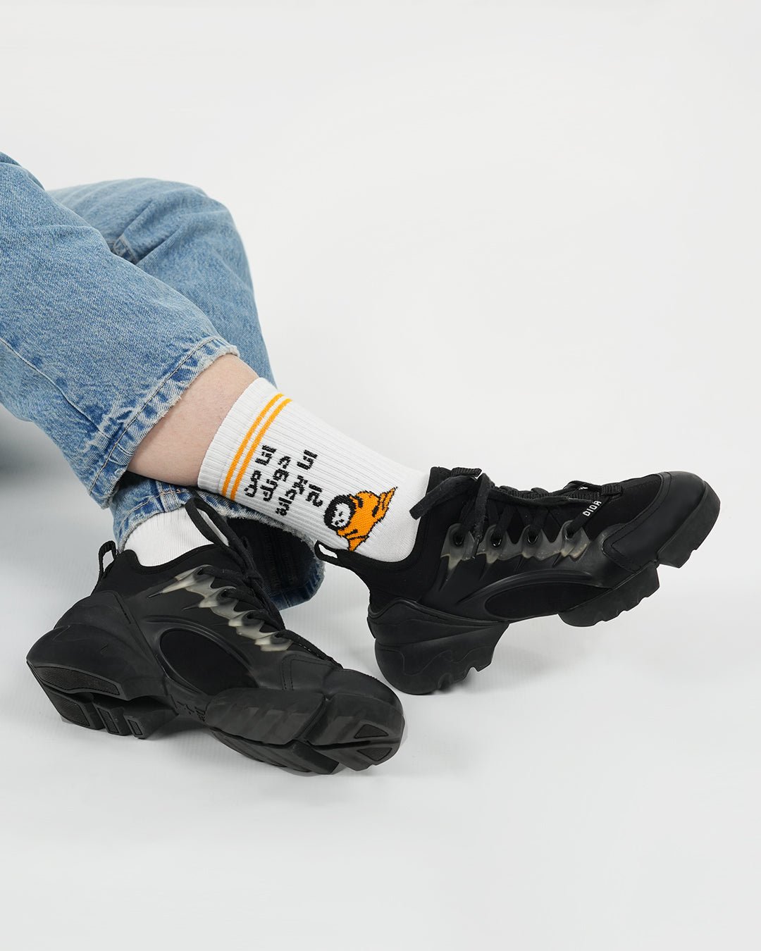 Ana Men Dounak Ana Berdani A7 - أنا من دونك أنا بردانة اح - Sarcasm Beirut " SarcaSocks